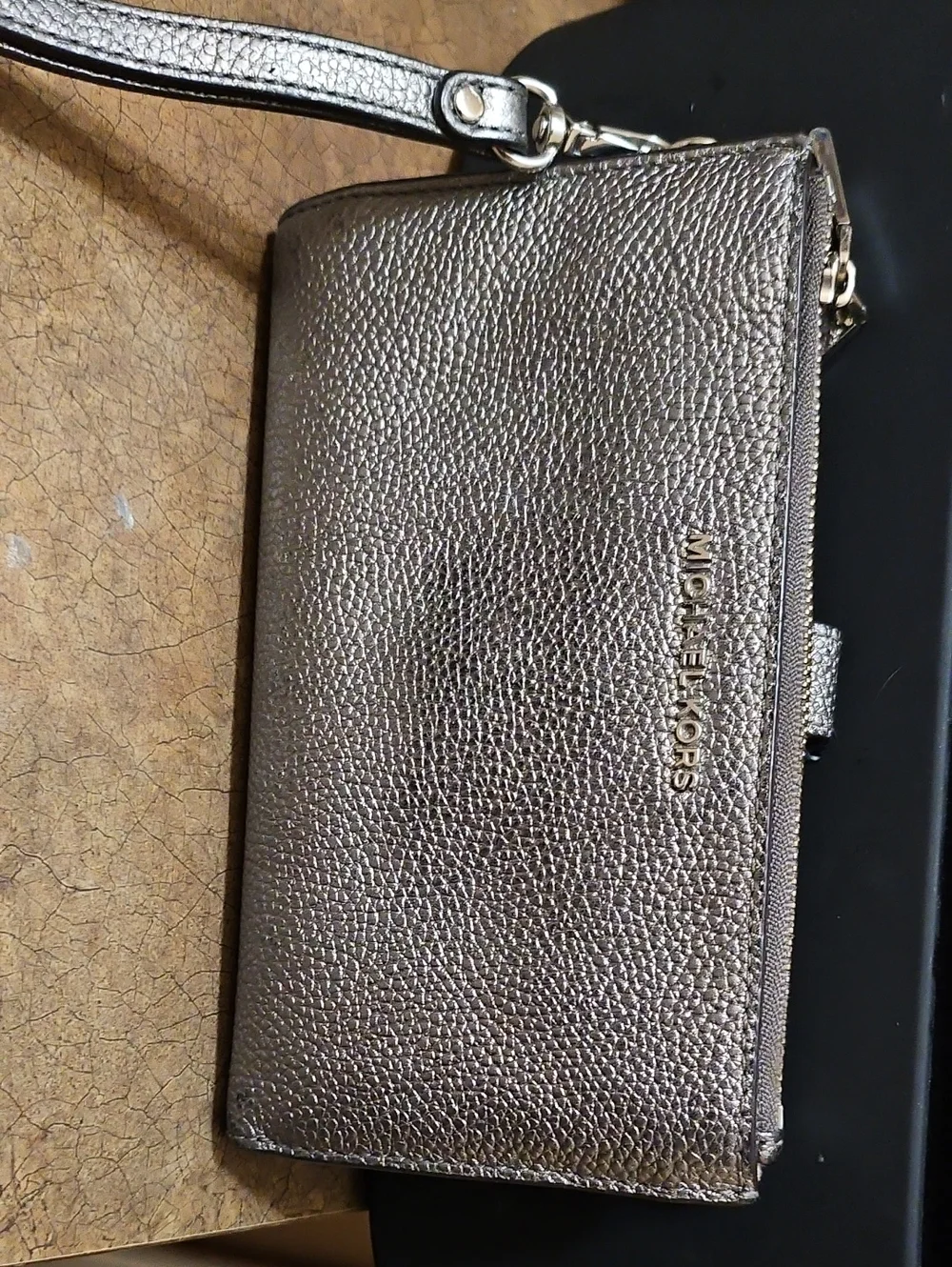 Michael Kors Metallic Pebbled Wristlet - Silver Pewter